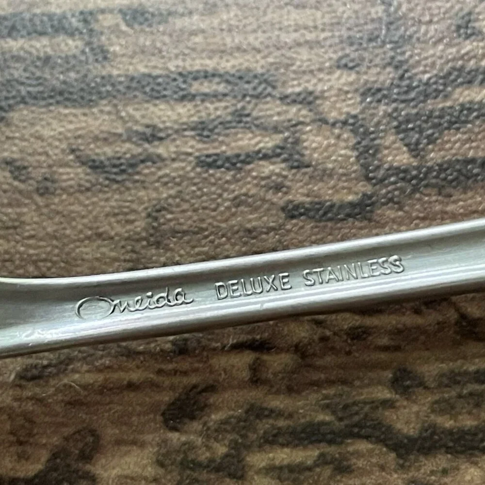 6 Oneida Deluxe Stainless Steel Independence Place Oval Soup Spoon 6 3/4